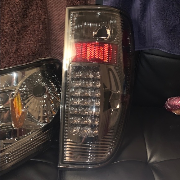 Ford Lights front and rear - Picture 3 of 5